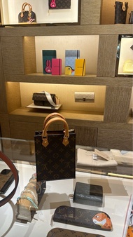 全新 日本購入 有單有盒有塵袋 LV mini tote bag