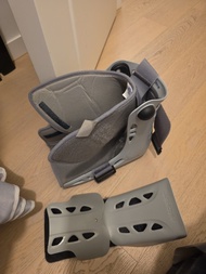 Aircast walking boots (Large)