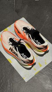Hoka Mach x 3