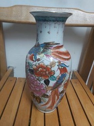 龍鳳粉彩描金花瓶，漂亮無崩裂，高度。見圖
