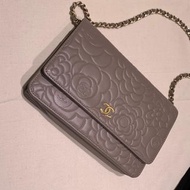 🇯🇵日本直送🇯🇵Chanel Camellia Wallet on Chain中古袋🥰日本專業團隊認證👍🏻極之罕有款式😱即落單即代購✈️預計最快兩天到港🇭🇰⚠️有意請私訊查詢⚠️