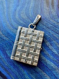 中古德國A*D格紋編織書本相片盒銀吊墜925 尺寸：20.1*17mm，厚度4.