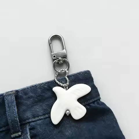 2026 Creative Resin 3D Peace Dove Keychain for Women White Bird Bag Pendent Pants Decoration Accesso