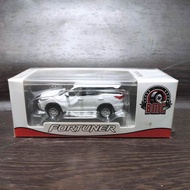 FORTUNER TOYOTA BMC Diecast FortunerTOYOTA / BM Creation Miniature/ / 1-64 White/ / Original Officia