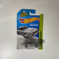 Hot Wheels Aston Martin 1963 DB5 - James Bond 007 Goldfinger Car