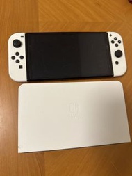 Nintendo Switch OLED 白色機連底座