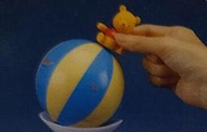 C-5  櫃 ： 2003 SEGA  小熊維尼滾球雜耍 WINNIE THE POOH BALL RIDING　天貴