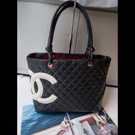 Chanel 黑底白雙C大康朋托特包