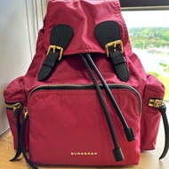 Burberry The Rucksack 中號 尼龍後背包 (莓果紅)