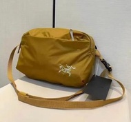 ✨     全新正貨 ✨       Arcteryx Heliad 6L  斜咩袋  男女同款