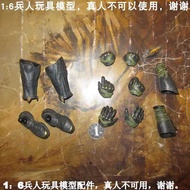 1/6 Hottoys Justice League Desert Batgirl Armor Hand Set B13