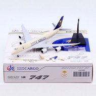 Jcwings 1: 400 Alloy Airliner Model Saudi Airlines Boeing B747-8F HZ-A13