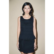 LIBÉ WORKSHOP - Sleeveless loose shirt with black ruffles 7432