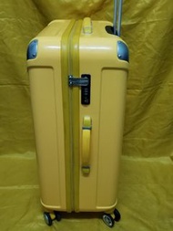 V roox 25kgs luggage second hand good condition