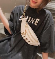 韓國 胸包 腰包 時尚 白色 粉色 黑色 皮質 英文字母 氣質 肩背包 姊妹 閨蜜 實用 休閒 水餃包
