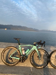 Bianchi Oltre XR4 碳纖維碟剎公路車