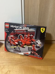 LEGO 8375 Ferrari F1 pit set