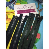 Double-ended zipper from 61cm to 85cm, price 1s ms 155