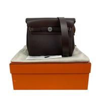 △ HERMES 愛馬仕 Ebene Canvas Palladium Plated Metal Herbag Mini Stamp W Shoulder Bag 烏木色帆布鍍鈀金屬W刻肩背包-267