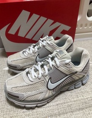 Nike Air Zoom Vomero 5 淺卡其灰白