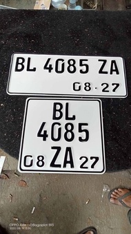 plat nomor kotak untuk Vespa warna putih