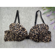 Bra (Forward) Size 80/36A Flaws Tears There Is A Middle Sponge Frame. (D10)