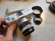 (Rare) Pentax Q-S1 Camera with Kit Lens (QS1, not Q7 Q10)