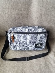 90% Gregory Crossbody Bag 白花