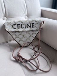 Celine triomphe 三角形 斜孭袋  白色 triangular white bag