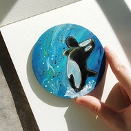手繪鯨魚杯墊/手繪躍出水面的海洋虎鯨圓木片杯墊/金粉彩繪隔熱墊
