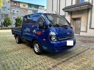 2022年 KIA卡旺雙廂【2.5 藍色 自排 柴油 合法六人座 新款虎頭 六期 附SAVE認證書 內外漂亮 免整理  