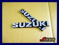 TANK EMBLEM "CHROME" (2 PCS.) Fit For SUZUKI GP100 A100 GT185 GT250 GT380 GT550  #โลโก้ข้างถัง สีเงินโครม (2ชิ้น)