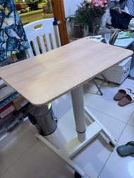 Adjustable Laptop Table 油壓升降桌 可移動 學習辦公電腦桌 實木桌子