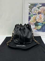 👜Chanel vintage Bucket bag Black lambskin Leather with large logo 香奈兒 中古 羊皮黑金 大logo 單肩 斜挎 小水桶包