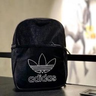 現貨 iShoes正品 Adidas Mini Backpack 女款 後背包 黑 天鵝絨 愛迪達 休閒 DH2959