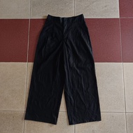 GU M black wide trousers. 006