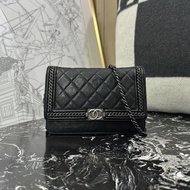 Chanel • Le Boy 滾邊鏈條做舊黑銀牛皮Woc 鏈條包