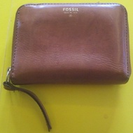 VINTAGE OLD ISSUE NO 1954 FOSSIL BROWN LEATHER WALLET/cARD HOLDER. LEATHER iNSIDE IS PEELING