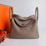 Hermes Lindy 30 大象灰銀扣