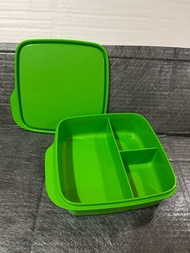 Tupperware lunch box -550ml Lollitup green