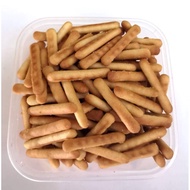 Julie’s tin Biscuits (Cheese Stick 500g)