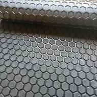 Black hexagonal rubber mat, car mat, rubber mat, black home office mat, size 44 x 63 cm, hexagonal