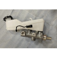 [ READY STOCK ] 100% ORIGINAL (HYUNDAI KIA) BRAKE MASTER PUMP WITH TANK HYUNDAI I10 1.1 (2 PIPE) >> 