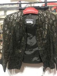 義大利製Salvatore Ferragamo 黑色立體燙金7分袖小羊皮短外套、皮衣外套，Size US6（38）、S,肩38、長51、袖47公分（請比價）