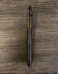 現貨：三菱uni 限定版筆 uni ball one 0.5mm (金色夾)