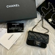 CHANEL 立體胸卡包