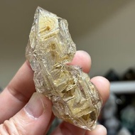 巴基斯坦黃泥骸骨閃靈鑽原石～高頻能量、強大的淨化能力、骸骨水晶能提供穩定的能量支持，幫助你保持冷静和理智，減少情緒波動，增強耐力和韌性。