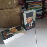 Between FOR HARTO FRIENDS 70 YEARS