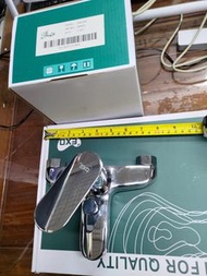 浴缸龍頭