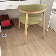 เก้าอี้รับประทานอาหารแบบไม้แท้ รุ่น Bed Canopy ที่มีเบาะนั่งแบบนุ่มและพนักพิง สำหรับโรงแรม ร้านอาหาร